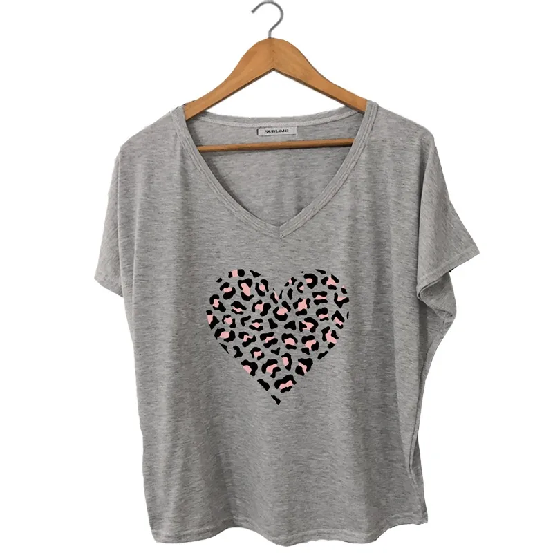 Alternative view of Remera corazon leopardo